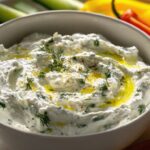 Cremiger Feta Dip mit Knoblauch & Joghurt – Dein Genuss!